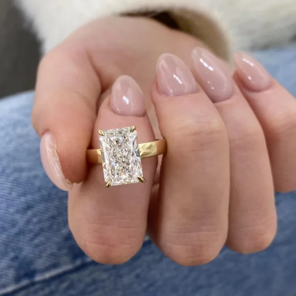 18k Yellow Gold IGI Cert E VVS2 5.20CT Radiant Lab Grown Diamond Engagement Ring