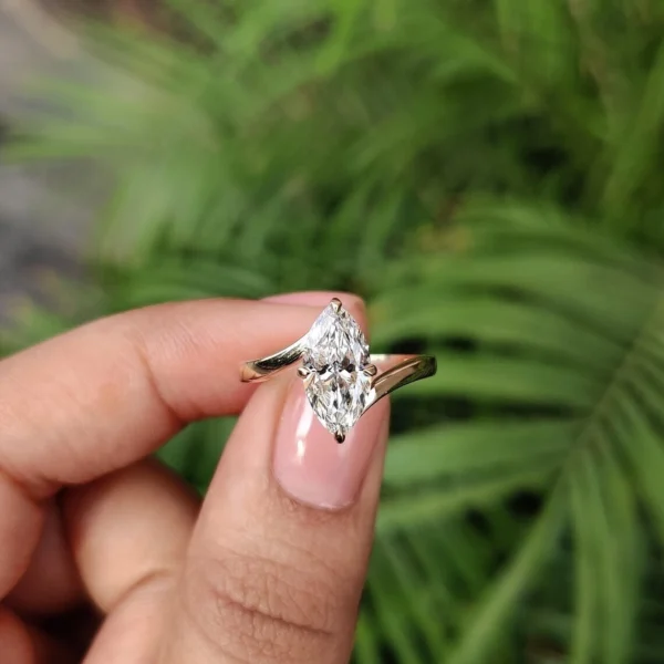Marquise Lab Grown Diamond Engagement Ring 18K Yellow Gold Dubai – 1.50CT D VVS2 IGI Certified