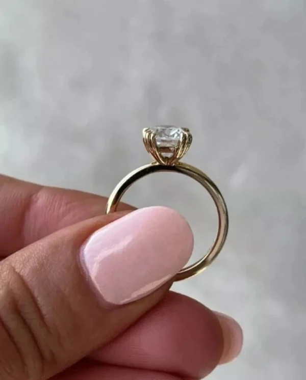 Radiant Cut Lab Grown Diamond Engagement Ring 14K Yellow Gold Dubai – 2.00 CT IGI D VVS2