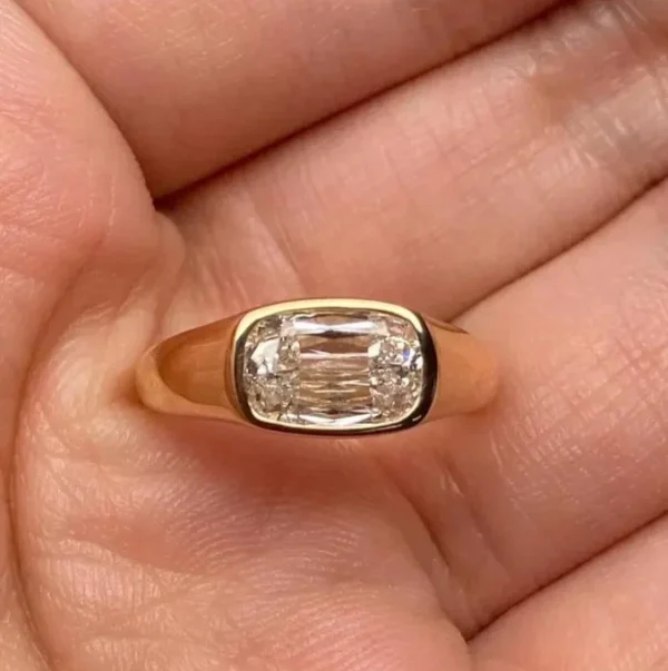 2-carat-cushion-cut-lab-grown-diamond-ring-dubai-bezel-setting-14k-gold