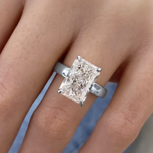 5.20CT Radiant CVD Diamond Engagement Ring in 18K Yellow Gold – IGI Certified E/VVS2