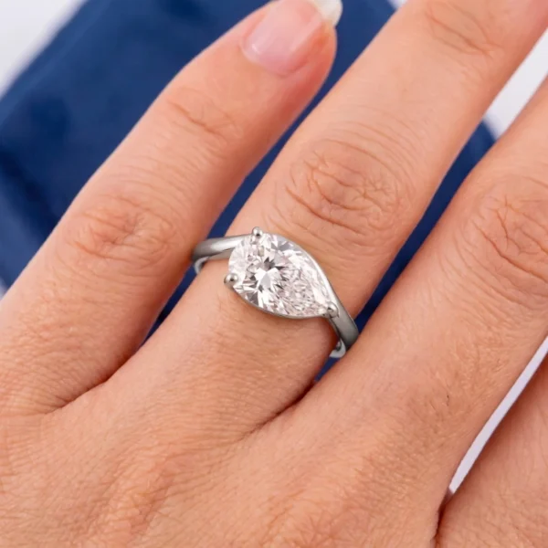 2.5 CT Pear Cut Lab-Grown Diamond Engagement Ring in 14k/18k Yellow Gold