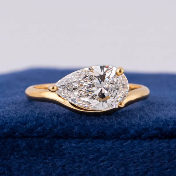 2.5 CT Pear Cut Lab-Grown Diamond Engagement Ring in 14k/18k Yellow Gold