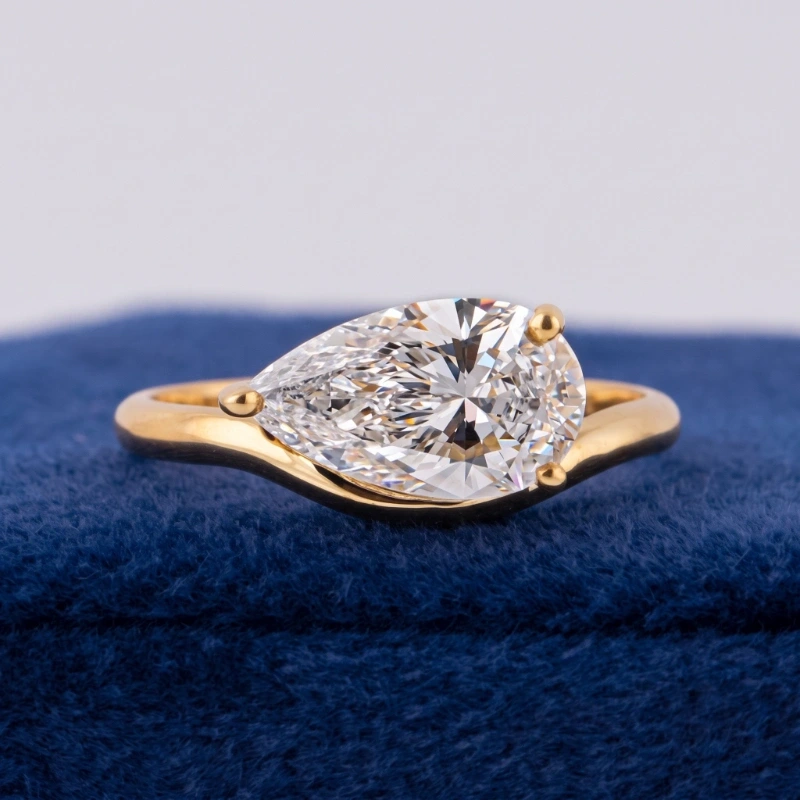 Home 40 2.5 CT Pear Cut Lab Grown Diamond Engagement Ring in Yellow Gold