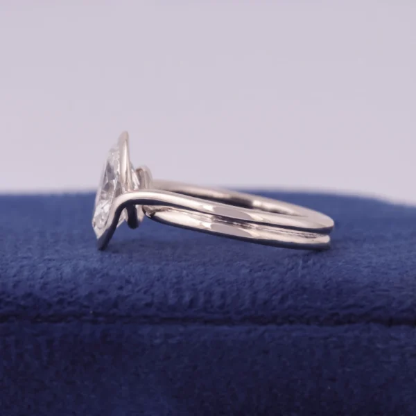2CT Oval Cut Lab-Grown Diamond Engagement Ring in 14K Gold